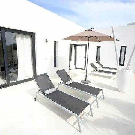 Villa Balinese Near The Outdoor Jacuzzi